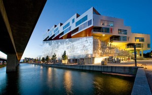 Parking del edificio Montaña. Copenhague